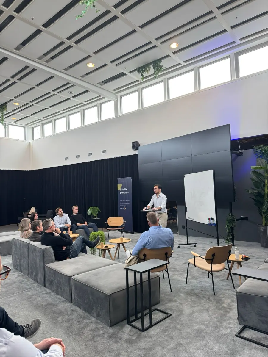 Fredric Lundberg presenting in a workshop